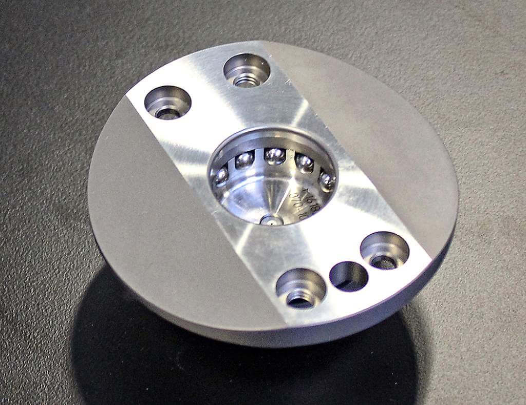 Ceramill Matik için Amann Girrbach'a tedarik edilen modifiye Stark.basics.S Pneumatic sıfır noktalı bağlama sistemi